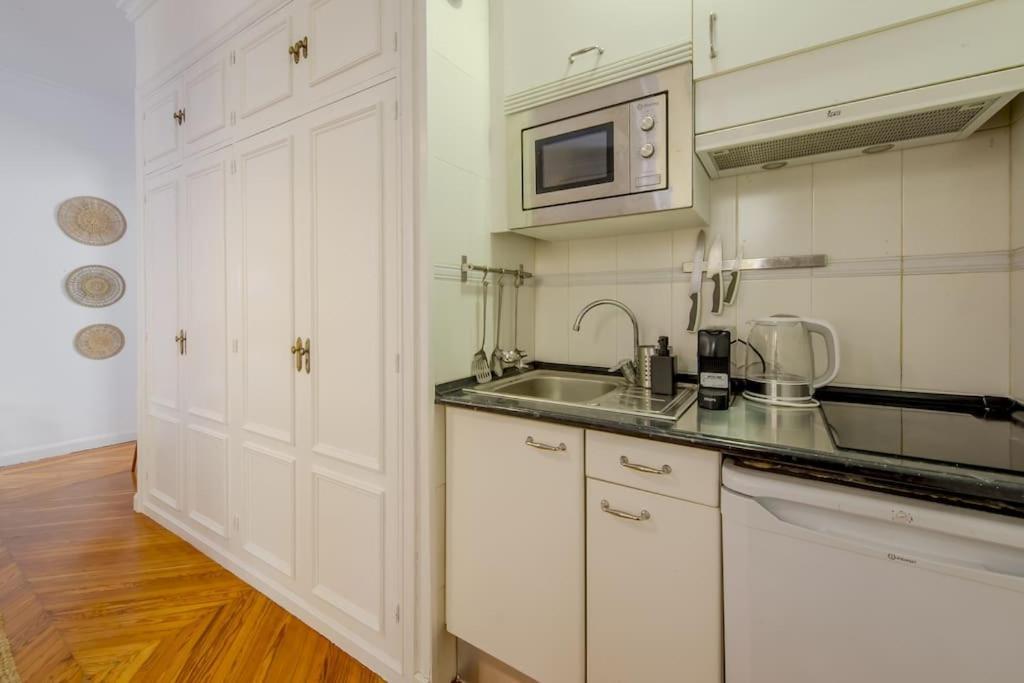 Petite E Chic Loft Para 3 En El Corazon De Madrid Bagian luar foto