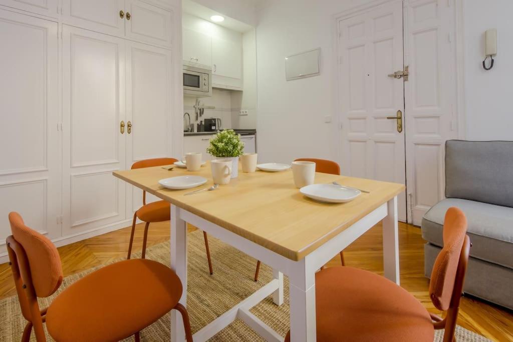 Petite E Chic Loft Para 3 En El Corazon De Madrid Bagian luar foto