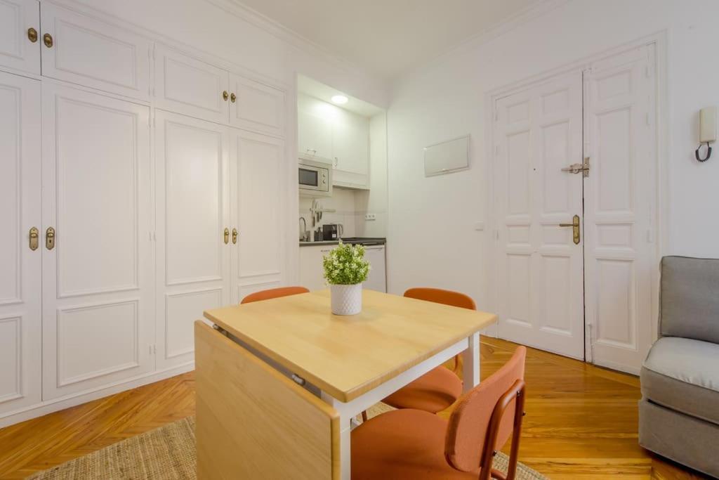 Petite E Chic Loft Para 3 En El Corazon De Madrid Bagian luar foto